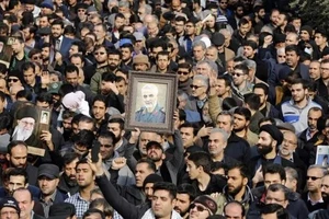 Phẫn nộ và đoàn kết lan khắp Iran sau cái chết của Soleimani