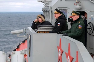 Ngày 9-1, Tổng thống Nga Vladimir Putin đã đến thị sát cuộc diễn tập gần Crimea của Hạm đội Phương Bắc và Hạm đội Biển Đen. Ảnh: SPUTNIK