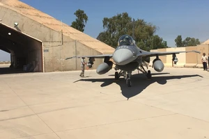 Tiêm kích F-16 tại căn cứ Al-Balad. Ảnh: CNN