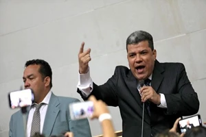 Mỹ áp lệnh trừng phạt mới lên đồng minh của Tổng thống Maduro