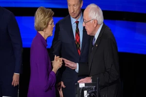 Hai ứng cử viên Warren (trái) và Sanders (phải) của đảng Dân chủ. Ảnh: POLITICO 
