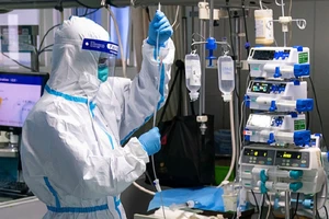 Bệnh nhân nhiễm virus corona mới đầu tiên đã được điều trị thành công và được xuất viện ở Trung Quốc. Ảnh: RT