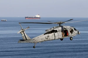 Trực thăng MH-60. Ảnh: REUTERS