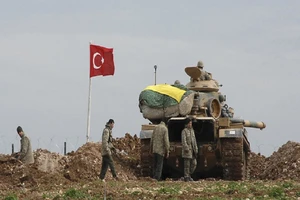 Binh lính Thổ Nhĩ Kỳ được nhìn thấy gần biên giới với Syria. Ảnh: REUTERS