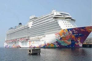 3 ca nhiễm virus Corona đã được xác nhận trên tàu du lịch hạng sang Dream World. Ảnh: AP