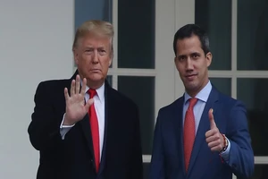 Tổng thống Mỹ Donald Trump và lãnh đạo phe đối lập Venezuela Juan Guaido. Ảnh: GETTY IMAGES