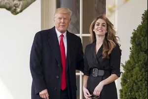 Tổng thống Donald Trump và Cựu Giám đốc truyền thông Nhà Trắng hồi tháng 3-2018. Ảnh: AP