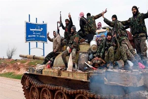 Lực lượng Chính phủ Syria tăng cường tấn công, đầy lực lượng đối lập ra khỏi TP Aleppo. Ảnh: SANA