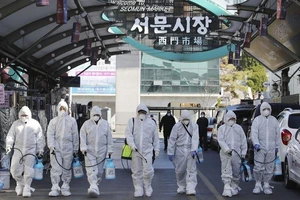 Sáng 24-2, Hàn Quốc ghi nhận thêm 1 ca tử vong và 161 ca nhiễm mới COVID-19. Ảnh: YONHAP