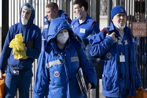 Giới chức thủ đô Moscow thưc hiện một chiến dịch quy mô lớn ngăn chặn sự lây lan của COVID-19 trên toàn thành phố. Ảnh: AP