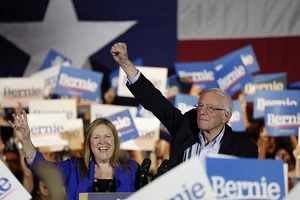 Công ty Facebook cho biết chưa có bằng chứng chứng minh Nga đang can thiệp theo hướng có lợi cho chiến dịch tranh cử của ông Bernie Sanders. Ảnh: AP