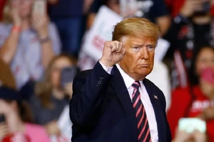 Chính phủ Tổng thống Trump yêu cầu Quốc hội phê duyệt ngân sách cho cuộc chiến chống lại dịch COVID-19. Ảnh: AP