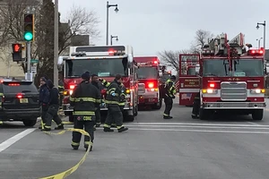 Bị sa thải, một cựu nhân viên Molson Coors quay lại nhà máy tấn công bằng súng. Ảnh: USA TODAY