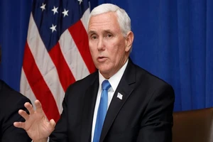 Tổng thống Mike Pence kêu gọi tất cả mọi người cùng chung tay chống dịch COVID-19. Ảnh: AP