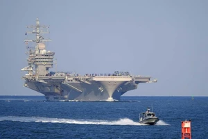 Nhóm tác chiến tàu sân bay Dwight D. Eisenhower hoạt động ở Vùng Vịnh (Ảnh chụp tháng 9-2019). Ảnh: REUTERS