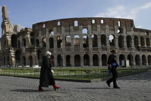 Trong ngày 15-3, Ý có 368 ca tử vong mới và 3.590 ca nhiễm mới COVID-19. Ảnh: AP