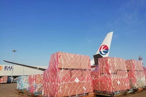 Lô hàng viện trợ của tỉ phú Jack Ma đã được đưa đến Mỹ. Ảnh: TWITTER