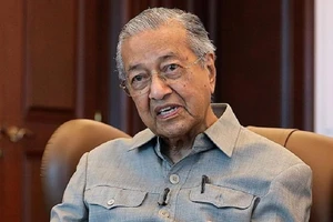 Cựu Thủ tướng Malaysia, ông Mahathir Mohamad đang tự cách ly tại nhà sau khi tiếp xúc với một ca nhiễm COVID-19. Ảnh: THE STRAITS TIMES