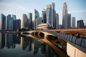 Singapore đưa ra gói hỗ trợ hàng tỉ đô Singapore hỗ trợ người lao động giữa khủng hoảng do đại dịch COVID-19. Ảnh: REUTERS