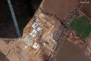 Ảnh vệ tinh chụp bệnh viện dã chiến COVID-19 Nga đang xây dựng ngày 1-4. Ảnh: TASS