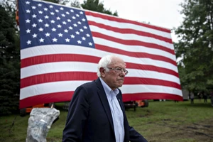 Ứng viên Bernie Sanders quyết định ngừng chiến dịch tranh cử tổng thống. Ảnh: BLOOMBERG
