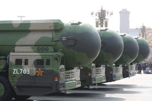 Tên lửa hạt nhân liên lục địa DF-41 của Trung Quốc. Ảnh: EPA