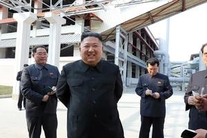 Chủ tịch Triều Tiên Kim Jong-un dự lễ khánh thành nhà máy sản xuất phân bón Sunchon ngày 1-5. Ảnh: KCNA