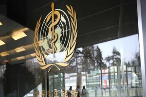 Biểu tượng của Tổ chức Y tế Thế giới (WHO) tại trụ sở chính ở Geneva (Thụy Sĩ). Ảnh: REUTERS