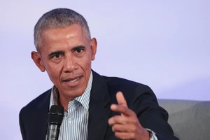 Cựu Tổng thống Obama phát biểu tại Học viện Công nghệ Illinois (Mỹ) hồi tháng 6-2019. Ảnh: REUTERS