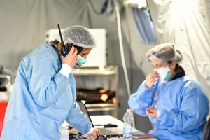 Nhân viên y tế tại khu cách ly một bệnh viện ở bang New York, Mỹ (Ảnh chụp hồi ngày 6-5). Ảnh: AFP