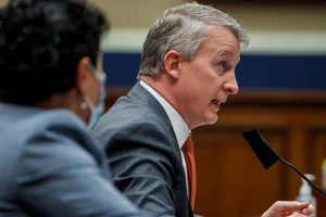 Ông Rick Bright điều trần trước Ủy ban Thương mại và Năng lượng Hạ viện Mỹ hôm 14-5. Ảnh: AFP