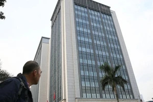 Tòa án Tây Cửu Long kết án sinh viên mang theo 5 quả bom xăng đi biểu tình gần đồn cảnh sát Vượng Giác hôm 31-10-2019 mức án 1 năm tù. Ảnh: SCMP