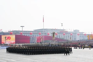 Quân đội Trung Quốc diễu binh trong ngày kỷ niệm 70 ngày Quốc khánh Trung Quốc (ngày 1-10-2019). Ảnh: TÂN HOA XÃ