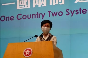 Trưởng Đặc khu hành chính Hong Kong Lâm Trịnh Nguyệt Nga phát biểu trong buổi họp báo ngày 2-6. Ảnh: REUTERS