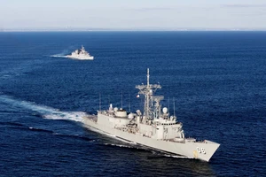 Hải quân Úc và Ấn Độ tham gia tập trận chung ở vùng biển phía Nam Ấn Độ vào tháng 4-2019. Ảnh: REUTERS