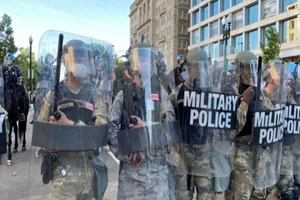 Nhiều Vệ binh Quốc gia Mỹ nhiễm COVID-19 sau khi đối phó biểu tình.