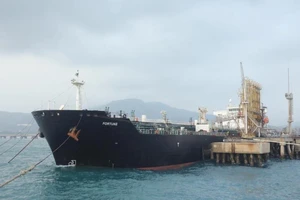 Tàu chở dầu Iran tên Fortune được nhìn thấy tại bến tàu El Palito ở Puerto Cabello, Venezuela ngày 25-5.