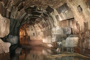 Một đoạn hệ thống thoát nước ở TP Rome (Ý). Ảnh: PINTEREST