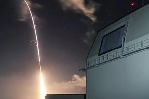 Hệ thống Aegis thử nghiệm đánh chặn thành công một tên lửa đạn đạo tầm trung ngày 10-12-2018 tại đảo Kauai, Hawaii (Mỹ). Ảnh: AP