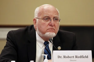 Giám đốc Trung tâm Kiểm soát và phòng ngừa dịch bệnh Mỹ Robert Redfield trong cuộc họp báo ngày 25-6. Ảnh: AP