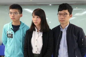 Hoàng Chi Phong (trái), Chu Đình (giữa) và La Quán Thông (phải). Ảnh: RTHK