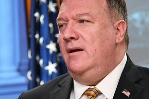 Ngoại trưởng Mỹ Mike Pompeo tổ chức một cuộc họp báo về các thỏa thuận với Trung Quốc và Iran tại Washington ngày 24-6-2020. 