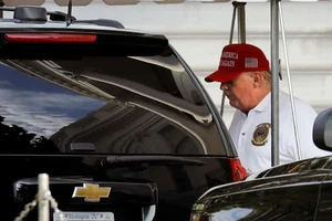 Thăm dò ông Biden dẫn trước, ông Trump nói 'giả tạo'