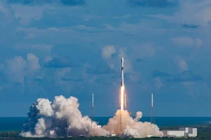 Hàn Quốc phóng vệ tinh quân sự đầu tiên lên không gian