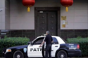 Lãnh sự quán Trung Quốc ở Houston. Ảnh: David J.Phillip/AP