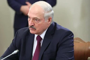 Tổng thống Belarus - ông Alexander Lukashenko thông báo ông đã nhiễm COVID-19.