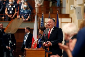 Ngoại trưởng Mỹ Mike Pompeo phát biểu tại Thượng viện CH Czech ngày 12-8. Ảnh: REUTERS