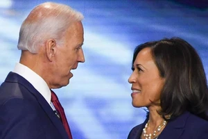 Bộ đôi tranh cử tổng thống bên đảng Dân chủ: ông Biden và bà Harris.