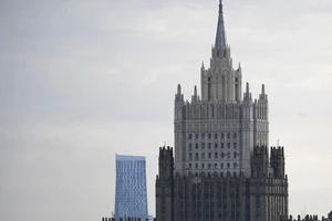 ìm thấy thiết bị theo dõi trong xe công vụ tùy viên quân sự Nga tại Hà Lan. 