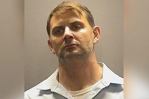 Cựu đặc nhiệm Mỹ Peter Rafael Dzibinski Debbins bị bắt vì làm gián điệp cho Nga.